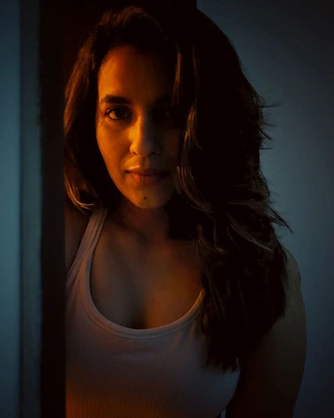 Staggering Poses of Komalee Prasaad In Black